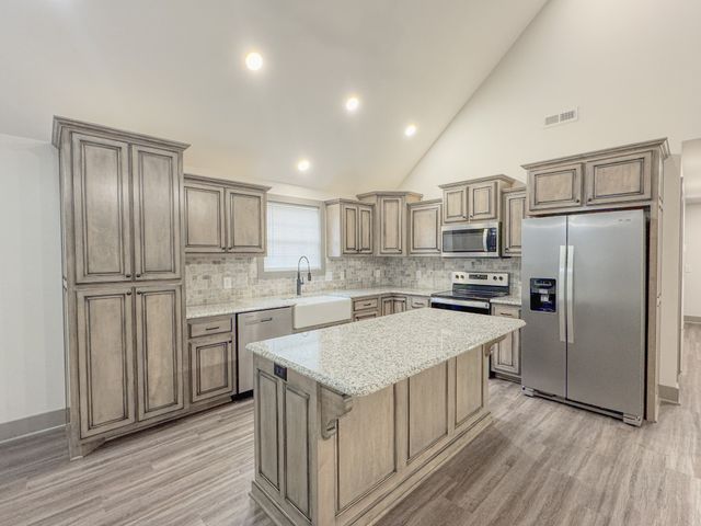 122 Mazie Dr, Lafayette, TN 37083