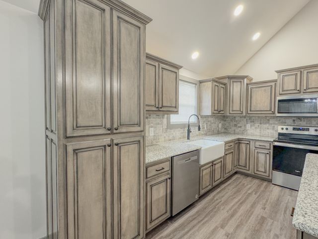 122 Mazie Dr, Lafayette, TN 37083