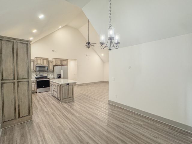 122 Mazie Dr, Lafayette, TN 37083
