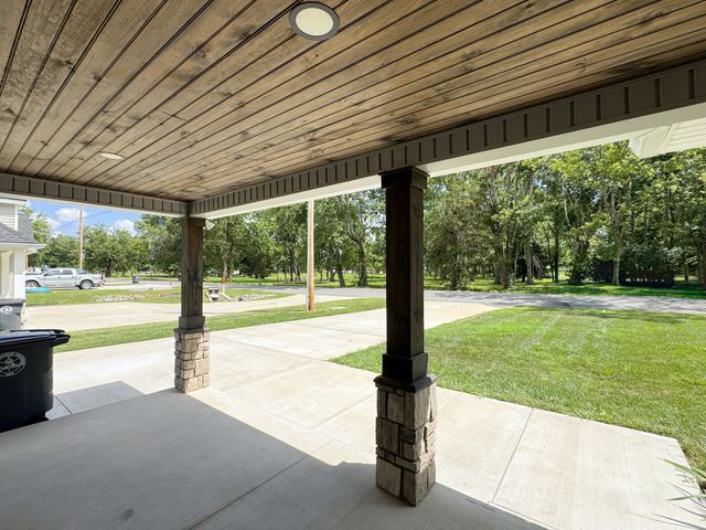 122 Mazie Dr, Lafayette, TN 37083