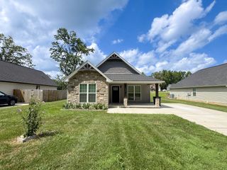 122 Mazie Dr, Lafayette, TN 37083