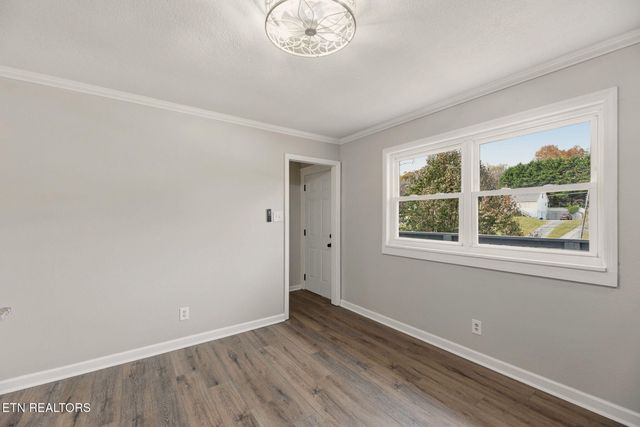 1407 Peltier Rd, Knoxville, TN 37912