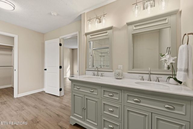 1407 Peltier Rd, Knoxville, TN 37912