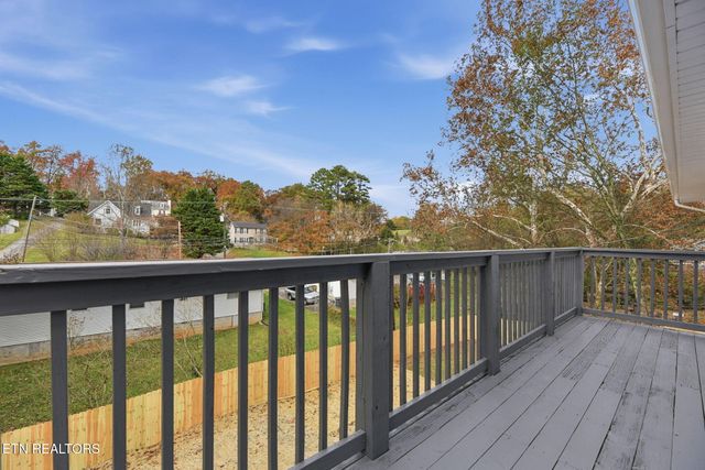 1407 Peltier Rd, Knoxville, TN 37912