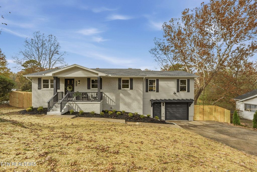 1407 Peltier Rd, Knoxville, TN 37912