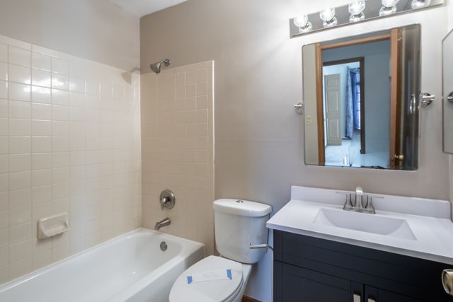 3140 Medford Court, Aurora, IL 60504