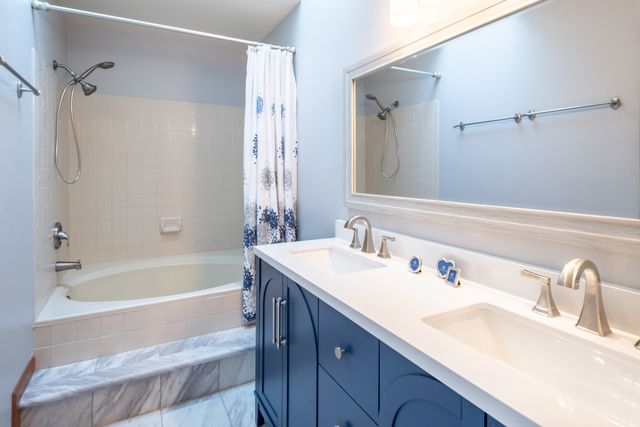 3140 Medford Court, Aurora, IL 60504