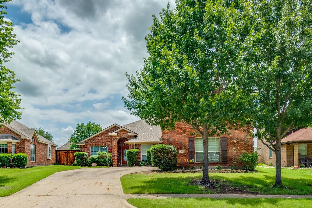2241 Pecan Ridge Drive, Forney, TX 75126