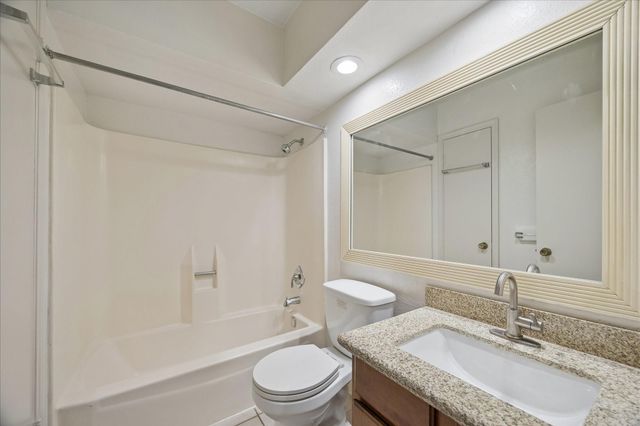 1906 Iron Ridge, Sugar Land, TX 77478