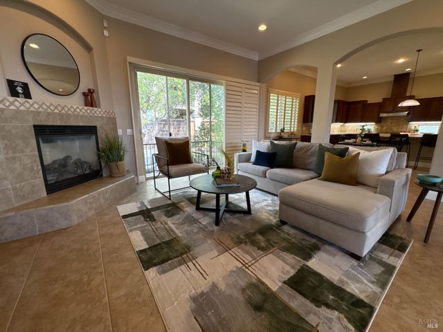 382 Knoll Dr, Fairfield, CA 94534