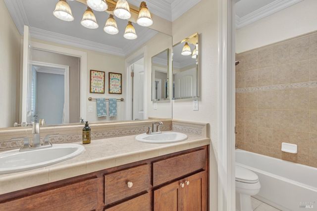 382 Knoll Dr, Fairfield, CA 94534