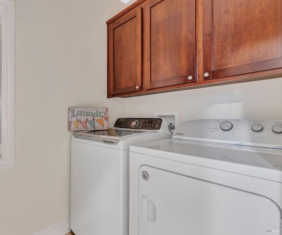 382 Knoll Dr, Fairfield, CA 94534