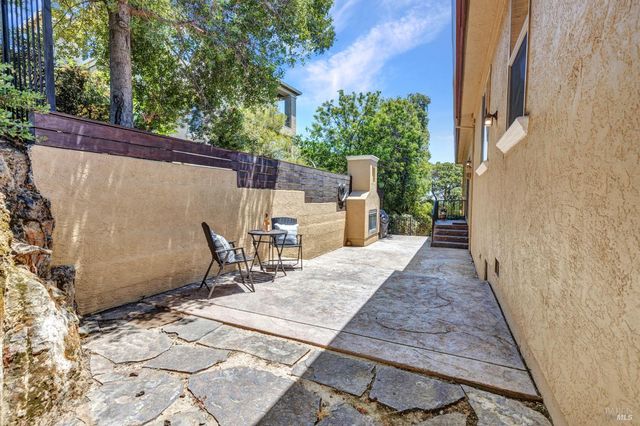 382 Knoll Dr, Fairfield, CA 94534