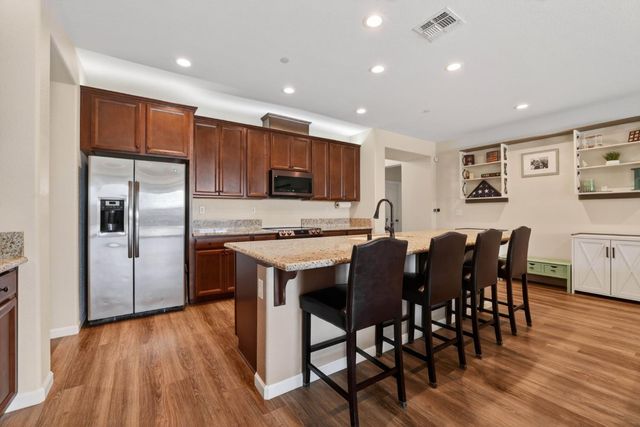 1391 Rio Grande Dr, Plumas Lake, CA 95961
