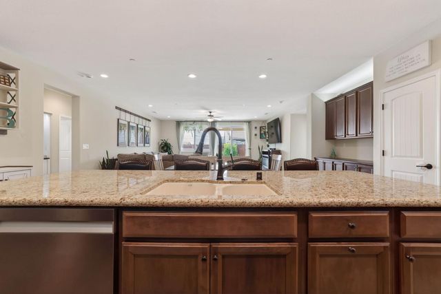 1391 Rio Grande Dr, Plumas Lake, CA 95961