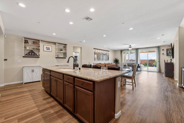 1391 Rio Grande Dr, Plumas Lake, CA 95961