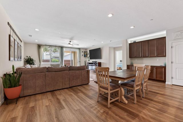 1391 Rio Grande Dr, Plumas Lake, CA 95961