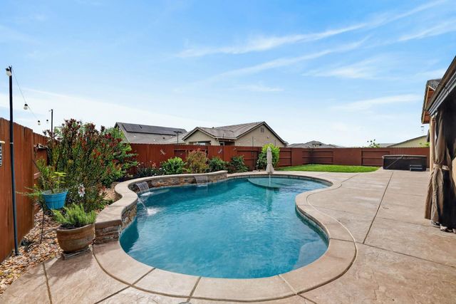 1391 Rio Grande Dr, Plumas Lake, CA 95961