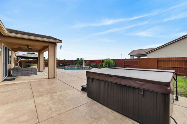 1391 Rio Grande Dr, Plumas Lake, CA 95961