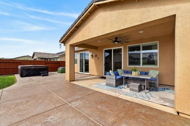 1391 Rio Grande Dr, Plumas Lake, CA 95961