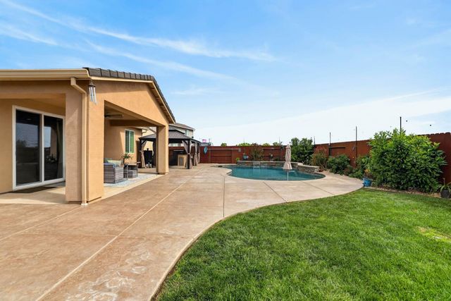 1391 Rio Grande Dr, Plumas Lake, CA 95961