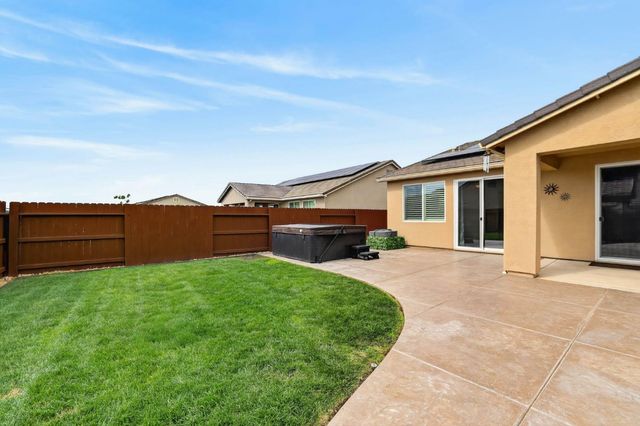1391 Rio Grande Dr, Plumas Lake, CA 95961