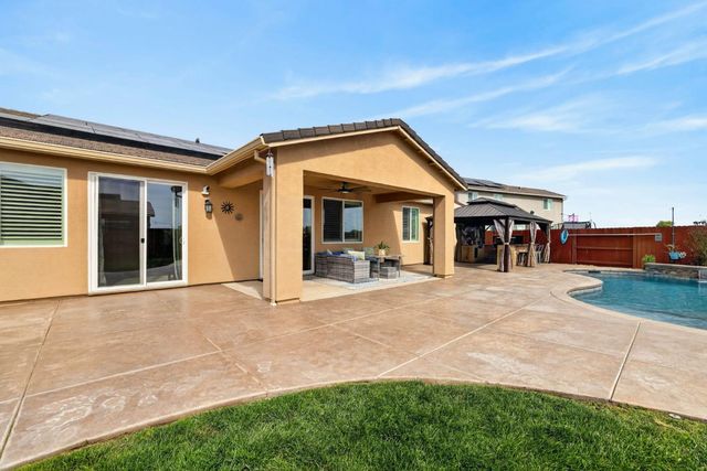 1391 Rio Grande Dr, Plumas Lake, CA 95961