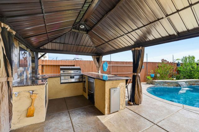 1391 Rio Grande Dr, Plumas Lake, CA 95961