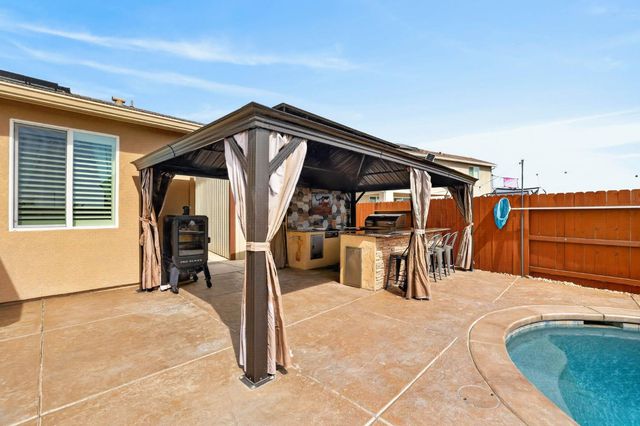 1391 Rio Grande Dr, Plumas Lake, CA 95961