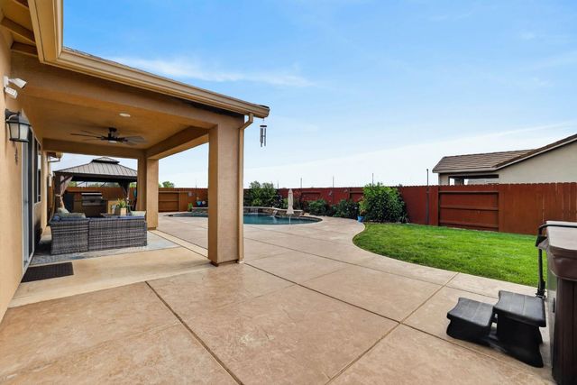 1391 Rio Grande Dr, Plumas Lake, CA 95961