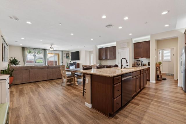 1391 Rio Grande Dr, Plumas Lake, CA 95961
