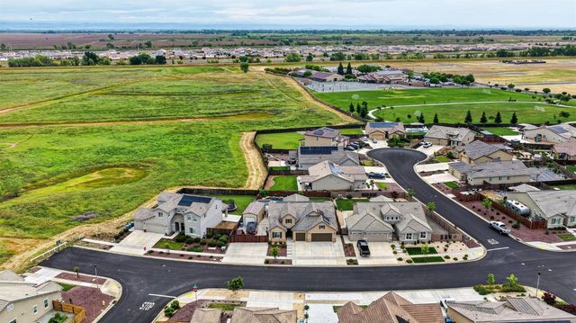 1391 Rio Grande Dr, Plumas Lake, CA 95961
