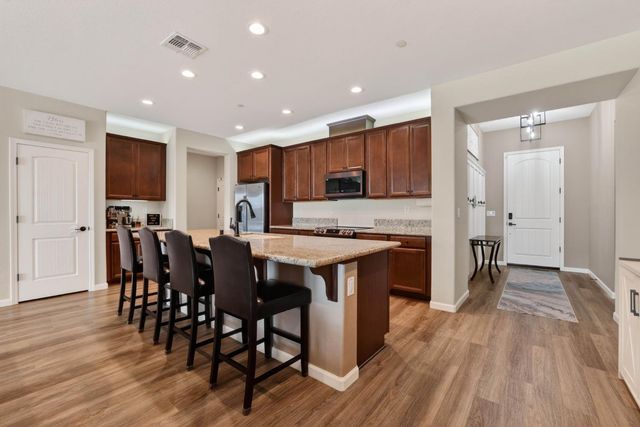 1391 Rio Grande Dr, Plumas Lake, CA 95961