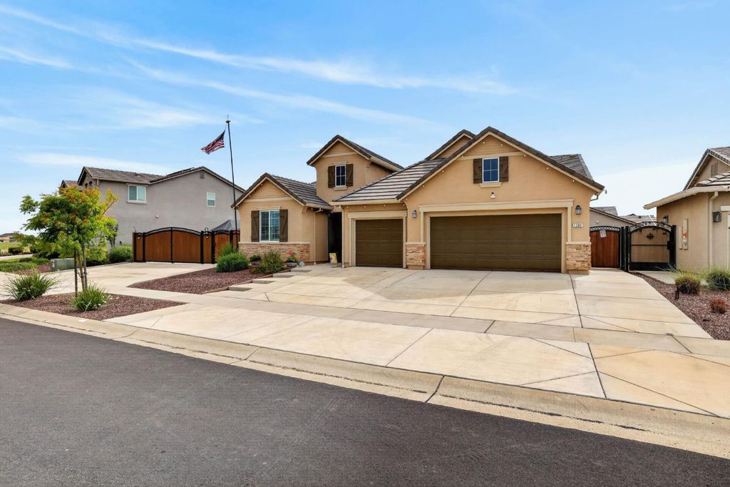 1391 Rio Grande Dr, Plumas Lake, CA 95961