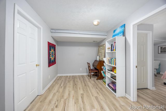 4916 Castle Hill Court Ne, Rockford City, MI 49341