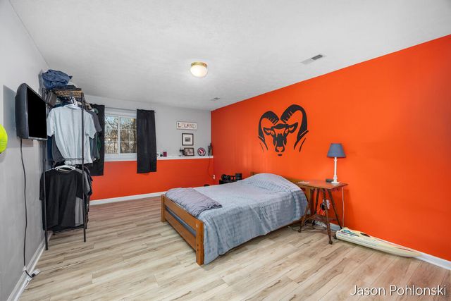 4916 Castle Hill Court Ne, Rockford City, MI 49341