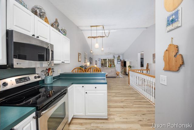 4916 Castle Hill Court Ne, Rockford City, MI 49341