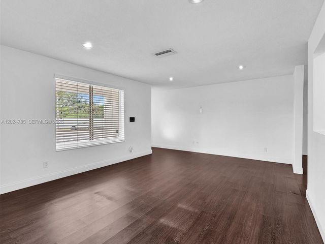 4500 SW 42nd Ter, Dania Beach, FL 33314