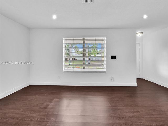 4500 SW 42nd Ter, Dania Beach, FL 33314