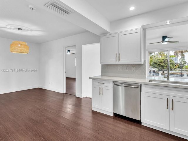 4500 SW 42nd Ter, Dania Beach, FL 33314