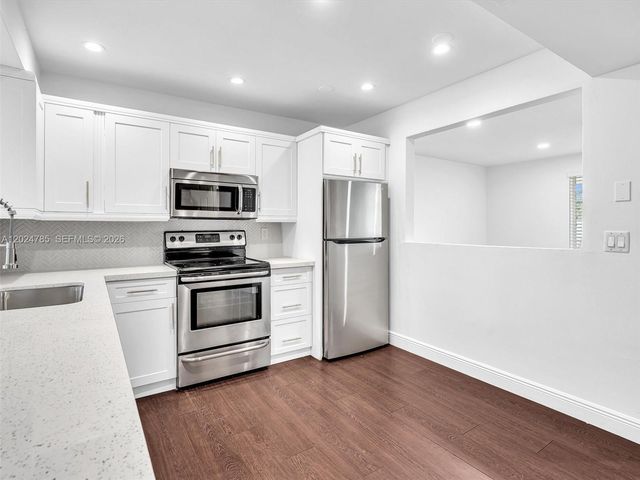 4500 SW 42nd Ter, Dania Beach, FL 33314