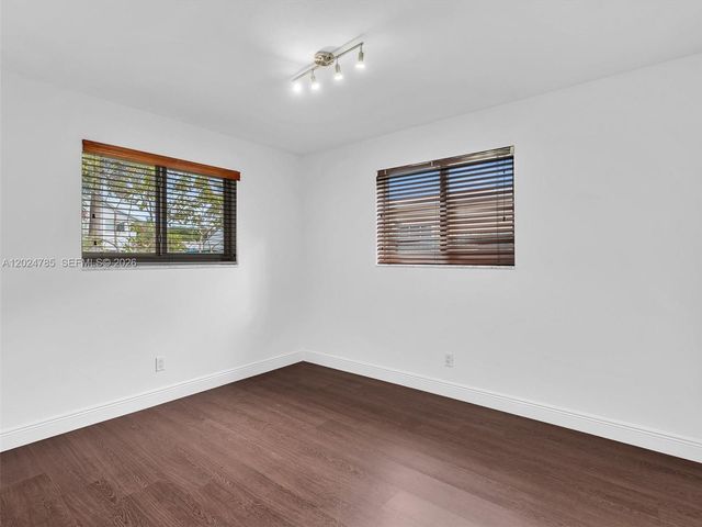 4500 SW 42nd Ter, Dania Beach, FL 33314