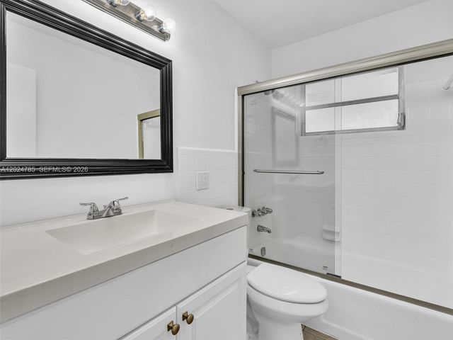 4500 SW 42nd Ter, Dania Beach, FL 33314