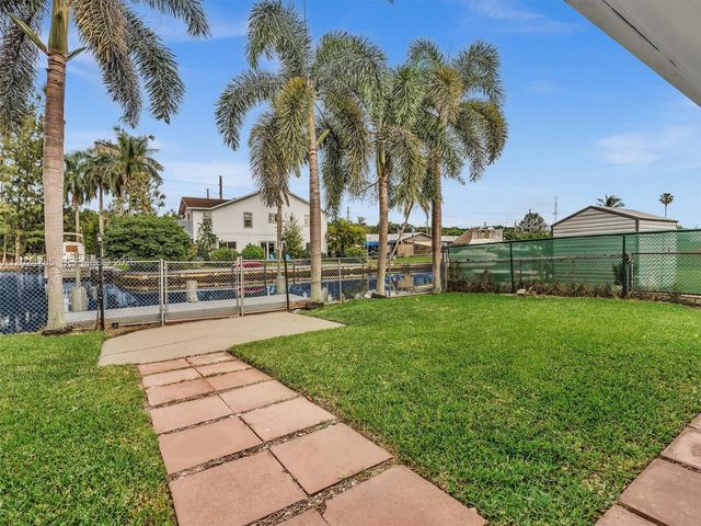 4500 SW 42nd Ter, Dania Beach, FL 33314