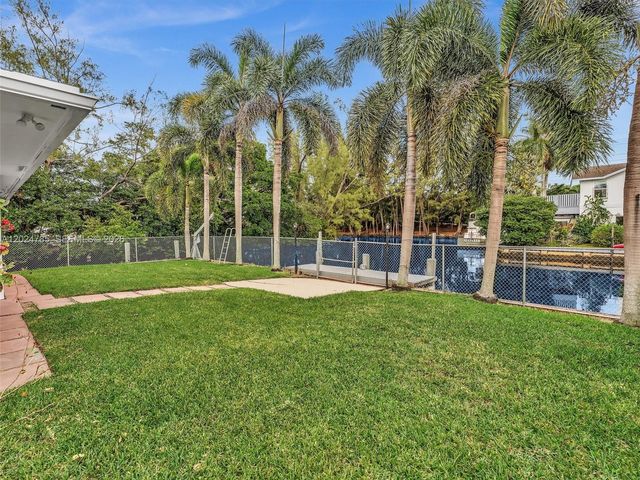 4500 SW 42nd Ter, Dania Beach, FL 33314