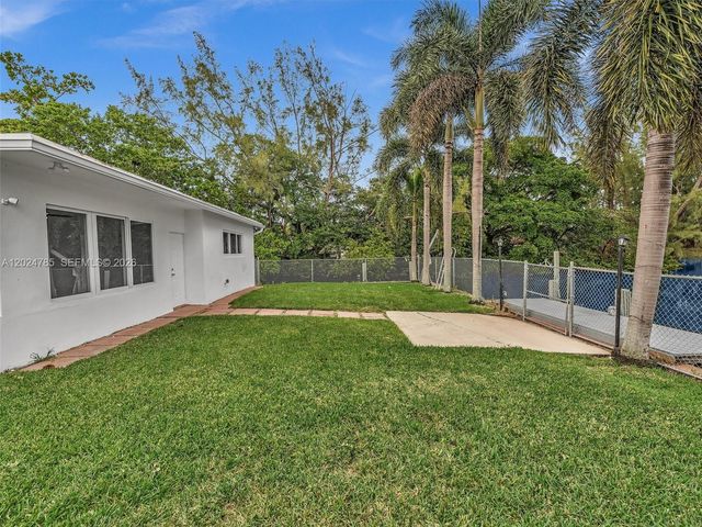 4500 SW 42nd Ter, Dania Beach, FL 33314