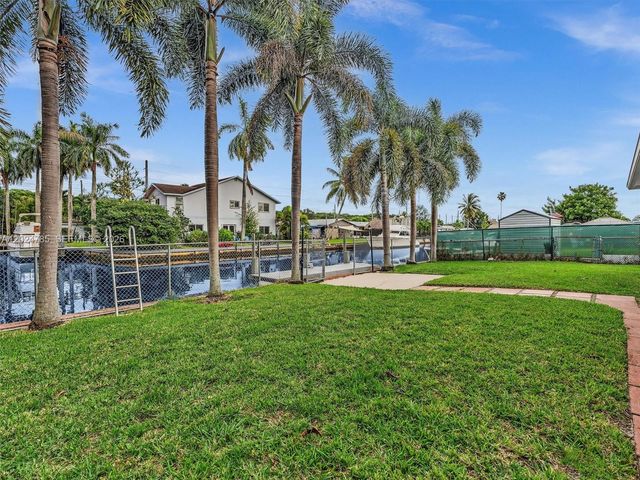 4500 SW 42nd Ter, Dania Beach, FL 33314