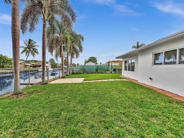 4500 SW 42nd Ter, Dania Beach, FL 33314