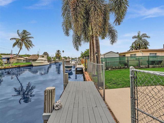 4500 SW 42nd Ter, Dania Beach, FL 33314