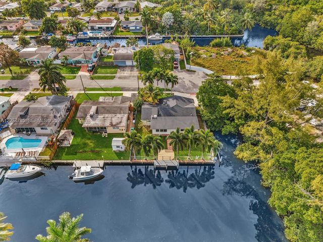 4500 SW 42nd Ter, Dania Beach, FL 33314